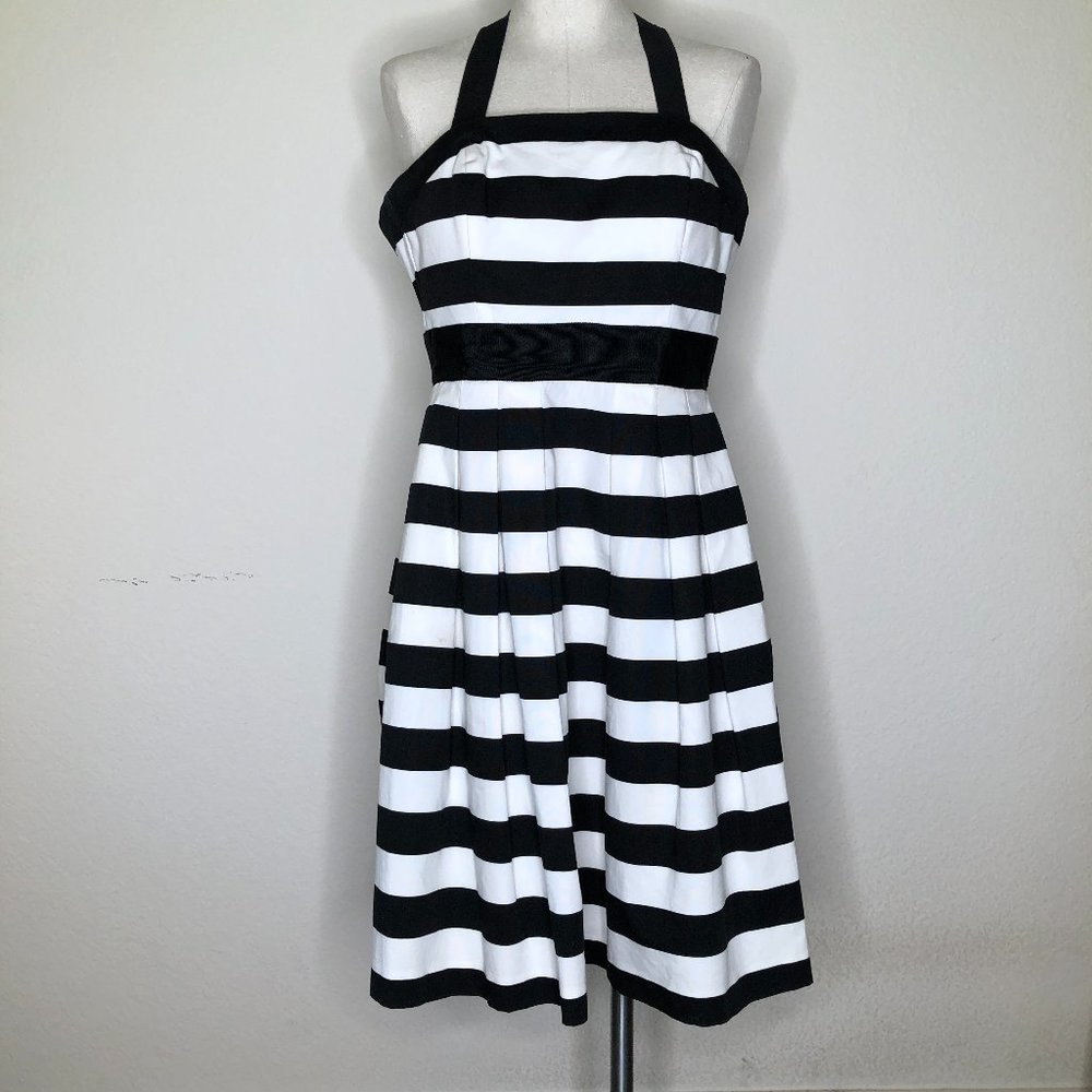 BEAUTIFUL "White House Black Market" Strapless Black and White Dress